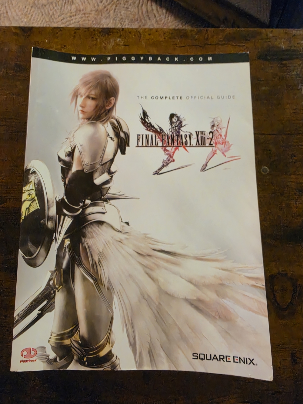 Square Enix Final Fantasy XIII-2 Official Strategy Guide - White/Cream Cover